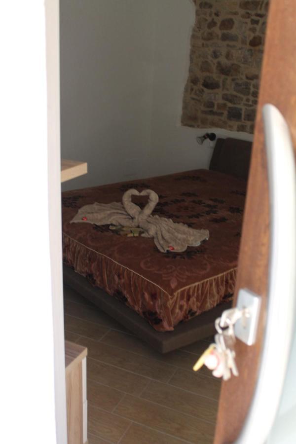 B&B Sotto Le Mura Pietra Montecorvino Luaran gambar