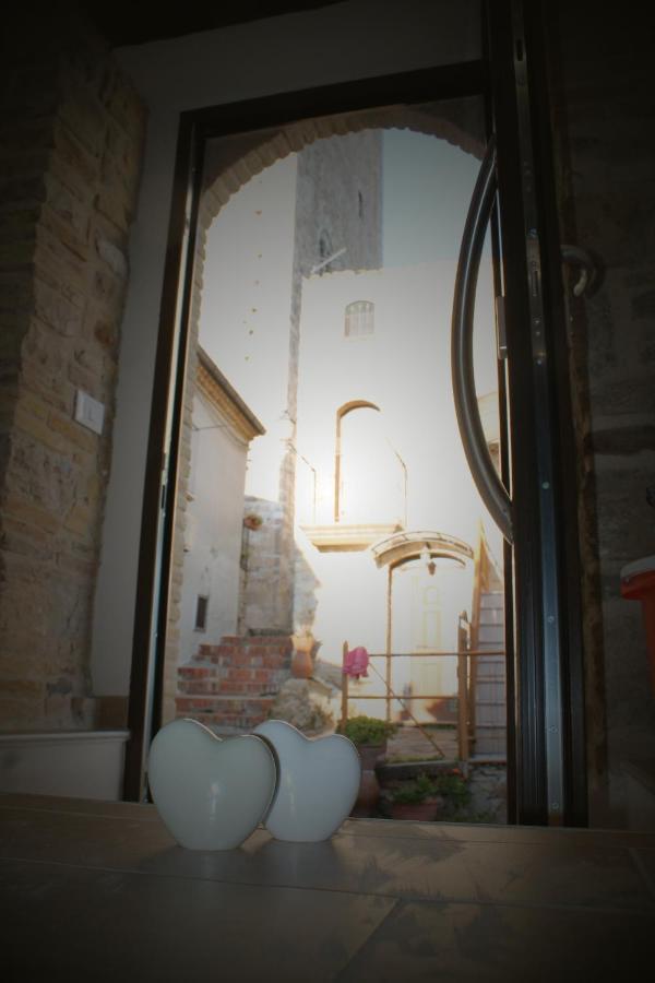 B&B Sotto Le Mura Pietra Montecorvino Luaran gambar