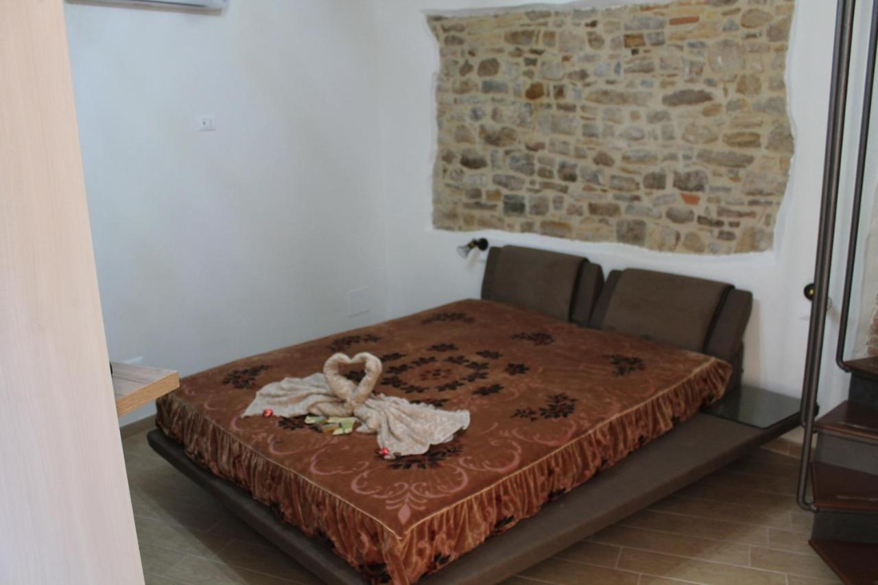 B&B Sotto Le Mura Pietra Montecorvino Luaran gambar