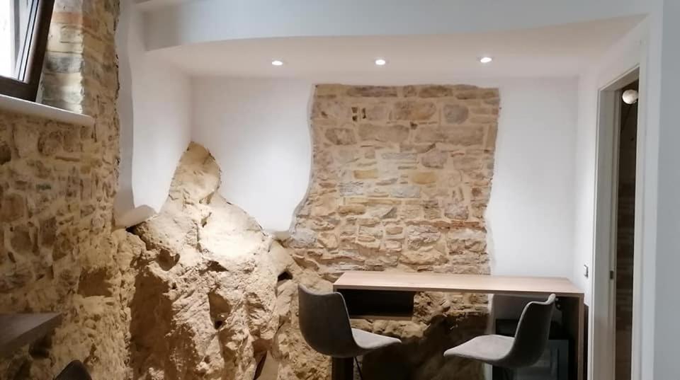 B&B Sotto Le Mura Pietra Montecorvino Luaran gambar