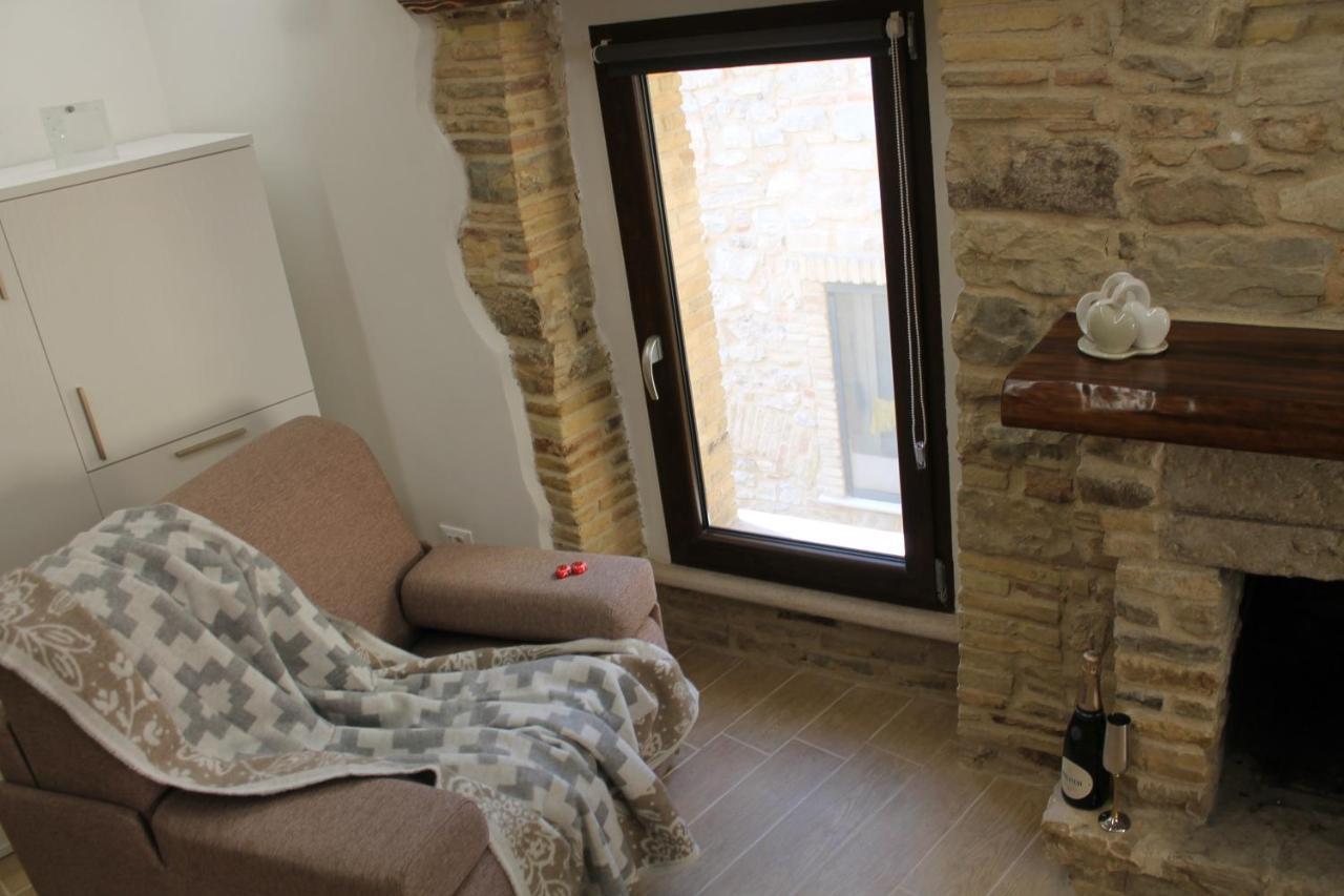 B&B Sotto Le Mura Pietra Montecorvino Luaran gambar