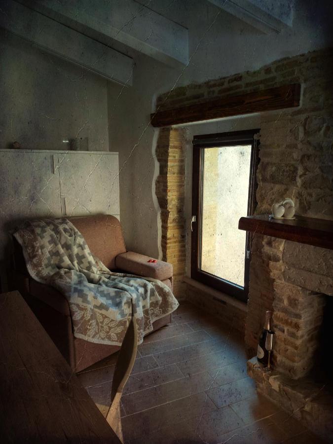 B&B Sotto Le Mura Pietra Montecorvino Luaran gambar