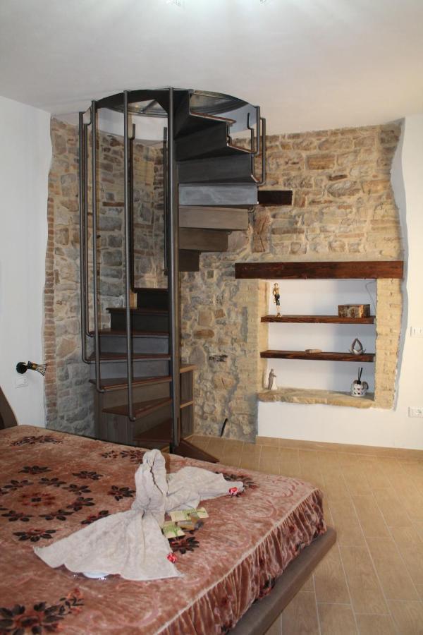 B&B Sotto Le Mura Pietra Montecorvino Luaran gambar