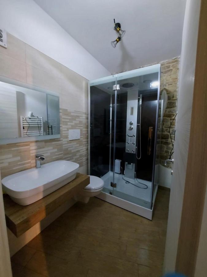 B&B Sotto Le Mura Pietra Montecorvino Luaran gambar