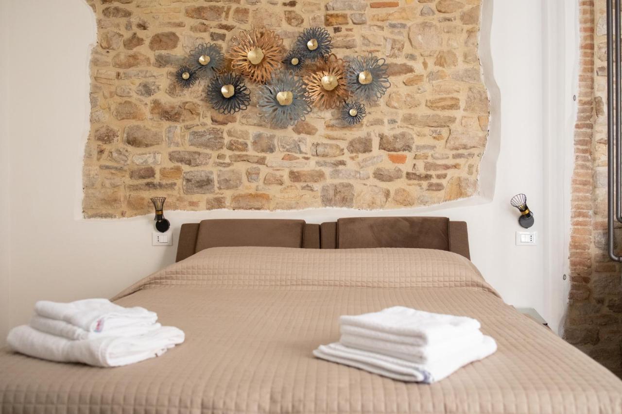 B&B Sotto Le Mura Pietra Montecorvino Luaran gambar