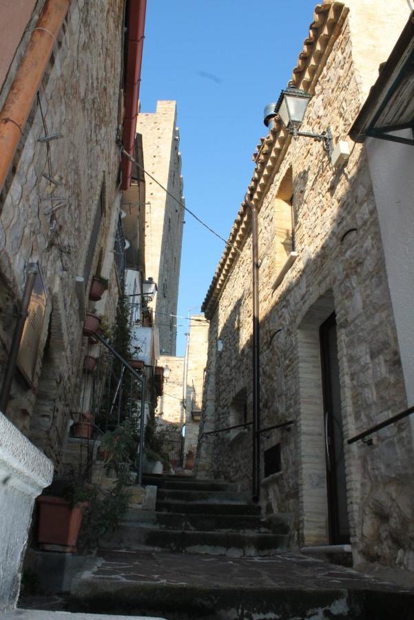 B&B Sotto Le Mura Pietra Montecorvino Luaran gambar
