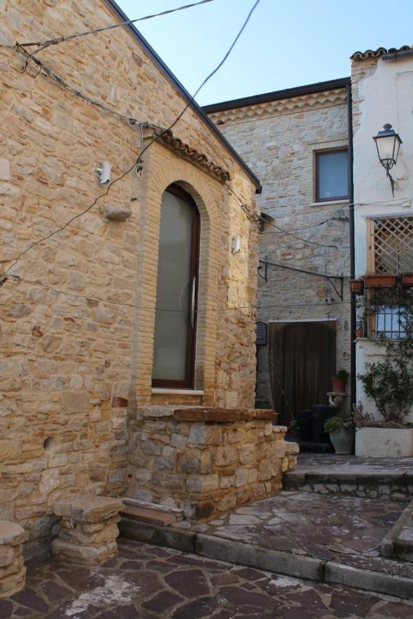 B&B Sotto Le Mura Pietra Montecorvino Luaran gambar